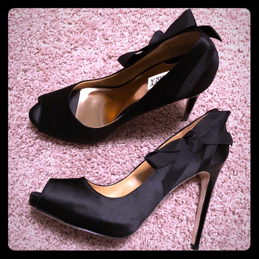 Badgely Mischka ‘Oliver’ Black Satin Pump 8.5 NIB